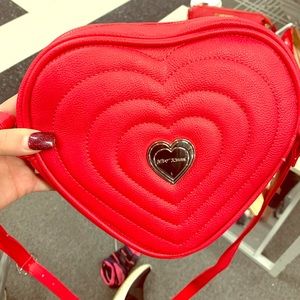 Betsey Johnson heart shaped cross body bag ❤️